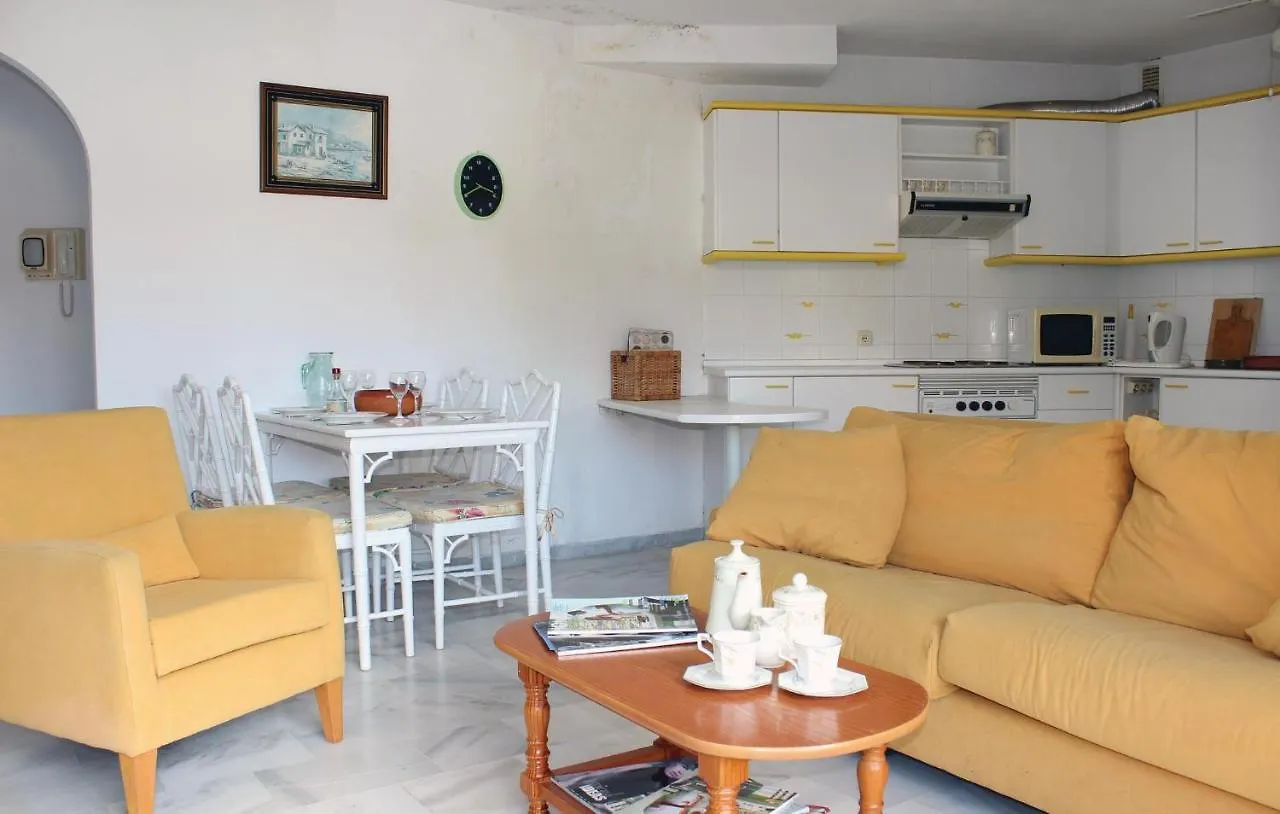 Stunning Apartment In Estepona With Wifi